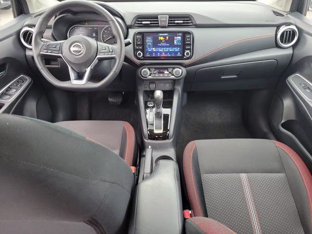 2025 Super Black Metallic Nissan Versa 1.6 SR FWD Sedan
