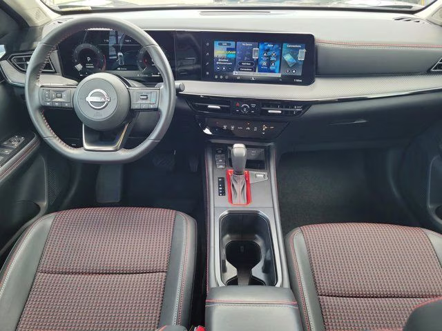 2026 Gun Metallic/Super Black Nissan Kicks SR FWD SUV