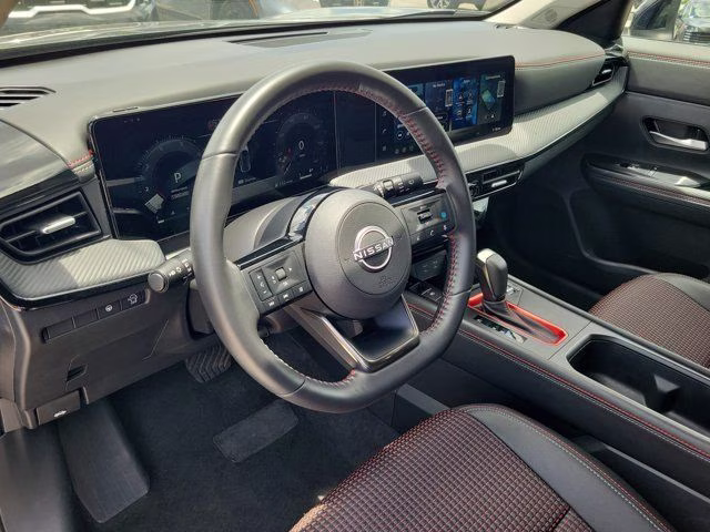 2026 Gun Metallic/Super Black Nissan Kicks SR FWD SUV