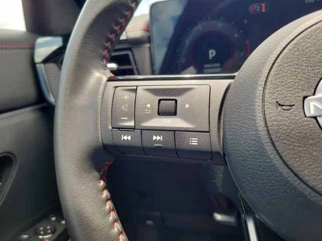 2026 Gun Metallic/Super Black Nissan Kicks SR FWD SUV