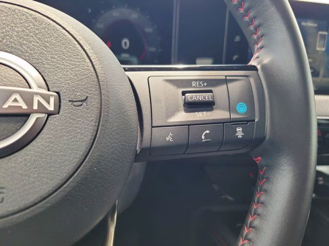 2026 Gun Metallic/Super Black Nissan Kicks SR FWD SUV