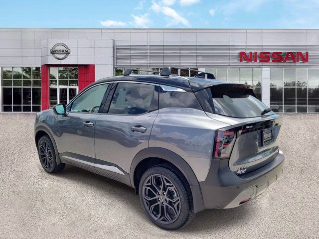 2026 Gun Metallic/Super Black Nissan Kicks SR FWD SUV