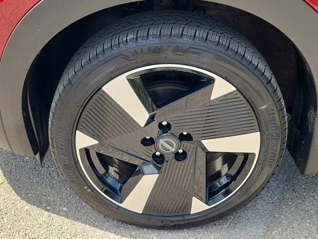 2026 Scarlet Nissan Kicks SR FWD SUV