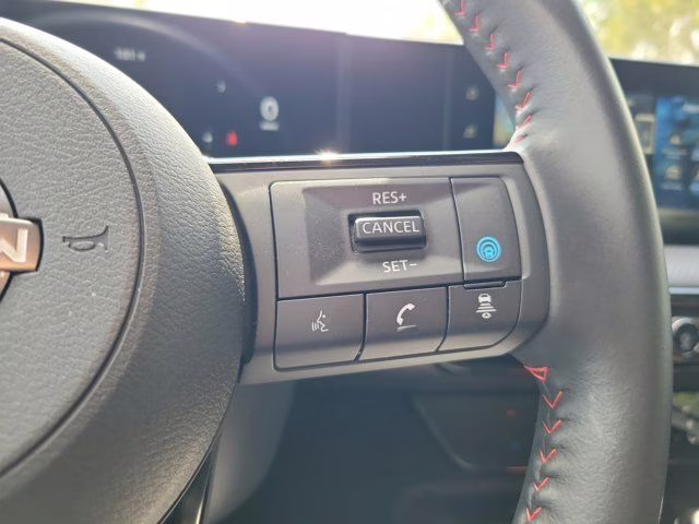 2026 Scarlet Nissan Kicks SR FWD SUV