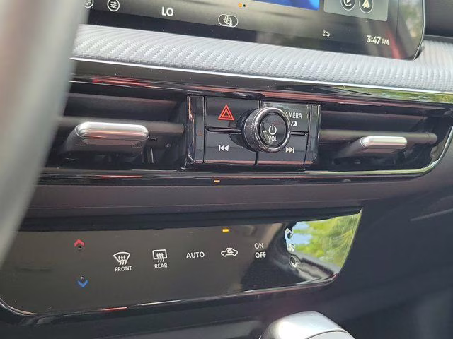 2026 Scarlet Nissan Kicks SR FWD SUV