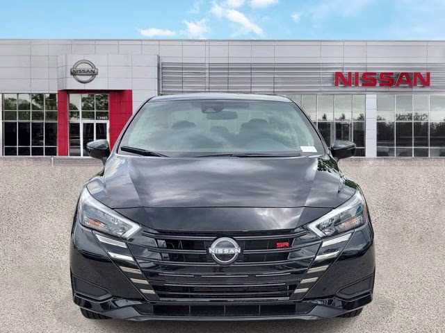 2025 Super Black Metallic Nissan Versa 1.6 SR FWD Sedan