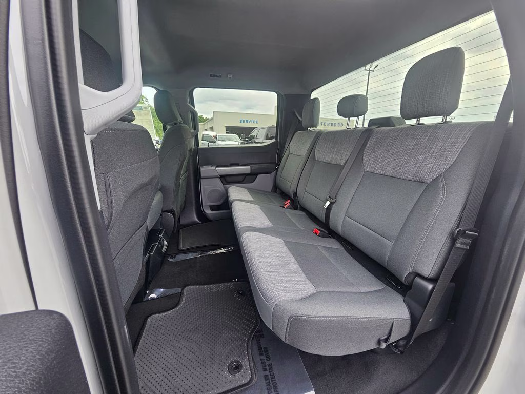 2026 Avalanche Ford Super Duty F-250 SRW XLT 4X4 Truck