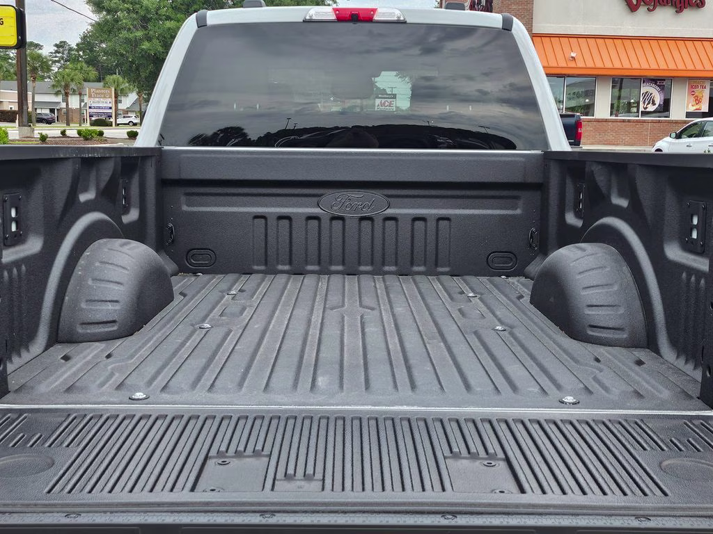 2026 Avalanche Ford Super Duty F-250 SRW XLT 4X4 Truck