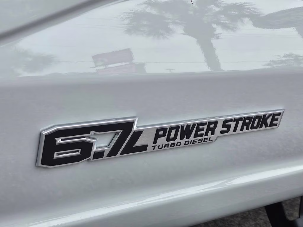 2026 Avalanche Ford Super Duty F-250 SRW XLT 4X4 Truck