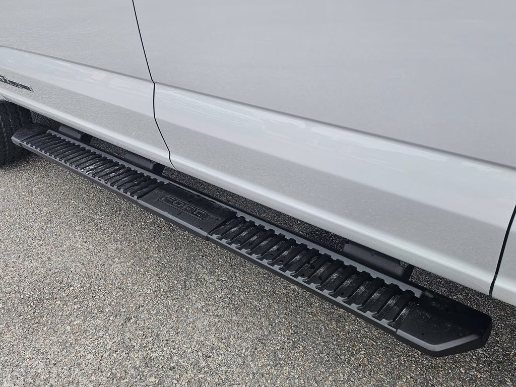 2026 Avalanche Ford Super Duty F-250 SRW XLT 4X4 Truck