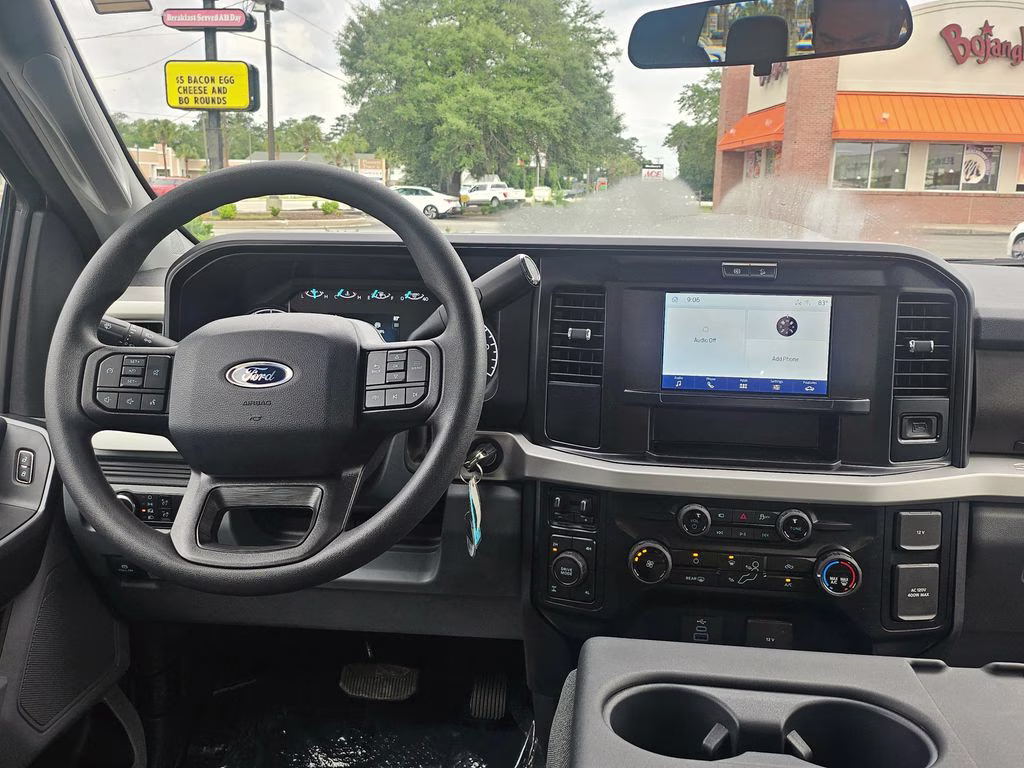 2026 Avalanche Ford Super Duty F-250 SRW XLT 4X4 Truck