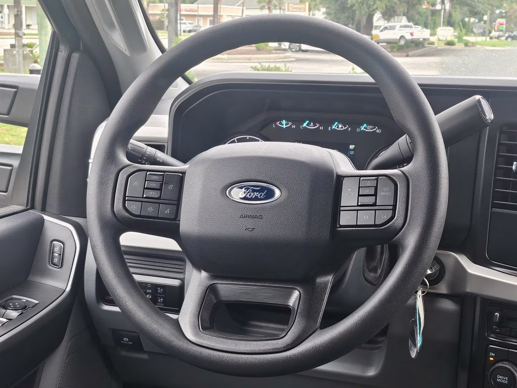2026 Avalanche Ford Super Duty F-250 SRW XLT 4X4 Truck