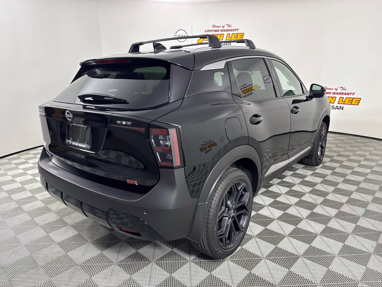2026 KH3/SUPER BLAC Nissan Kicks SR FWD SUV