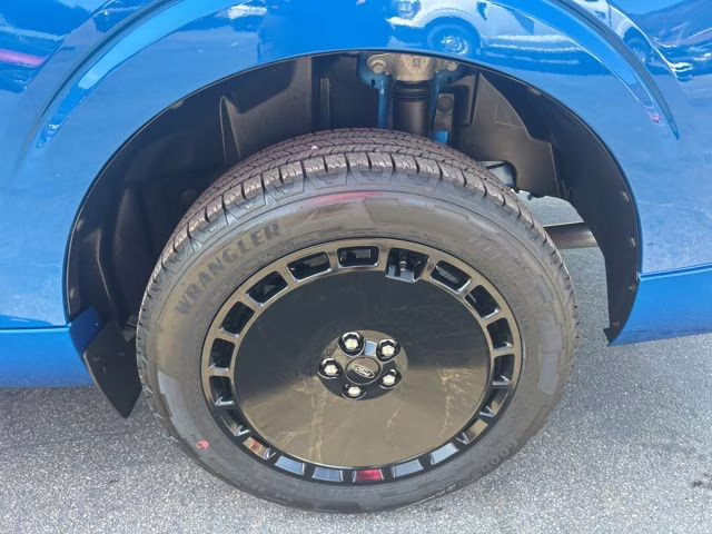 2025 Velocity Blue Ford Maverick Lobo Standard AWD Truck