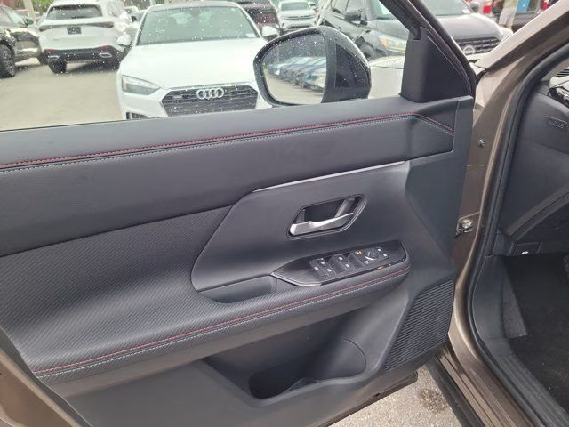 2026 Canyon Bronze Metallic Nissan Kicks SR FWD SUV