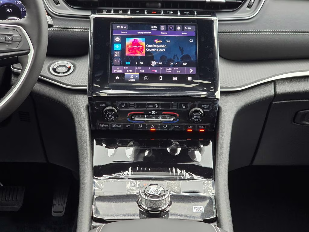 2025 Diamond Black Crystal Pearlcoat Jeep Grand Cherokee L Altitude X 4X4 SUV