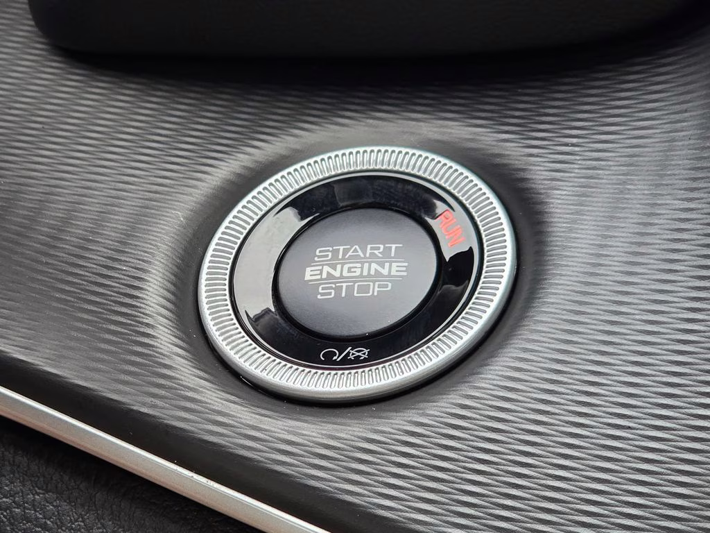 2025 Diamond Black Crystal Pearlcoat Jeep Grand Cherokee L Altitude X 4X4 SUV