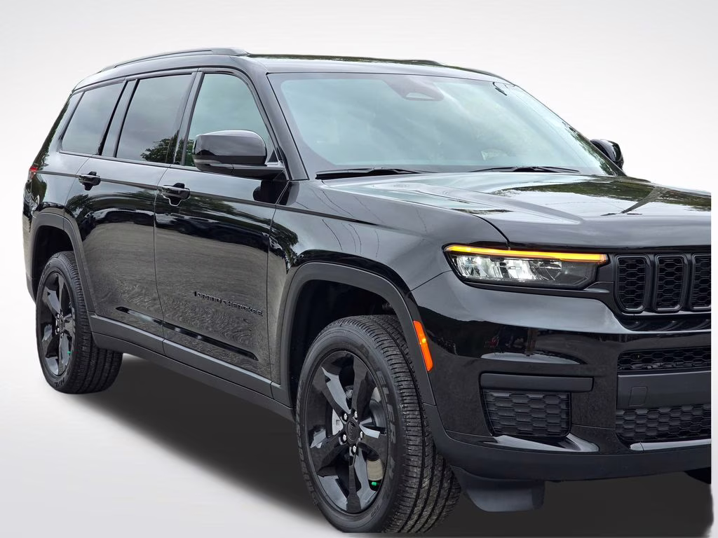 2025 Diamond Black Crystal Pearlcoat Jeep Grand Cherokee L Altitude X 4X4 SUV