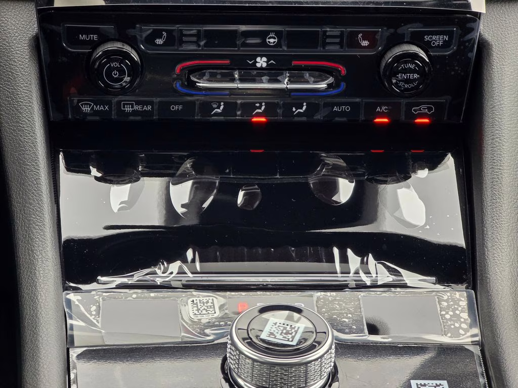 2025 Diamond Black Crystal Pearlcoat Jeep Grand Cherokee L Altitude X 4X4 SUV