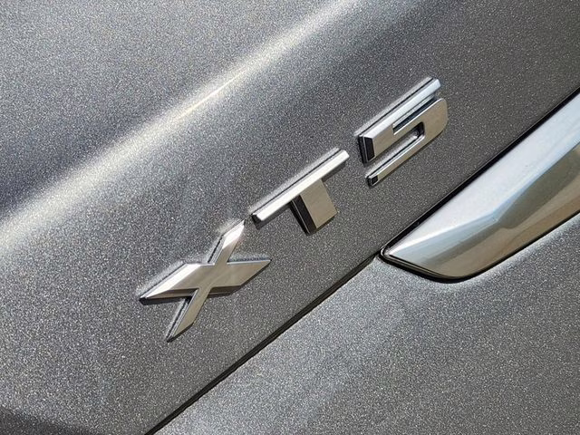 2025 Argent Silver Metallic Cadillac XT5 Premium Luxury FWD SUV