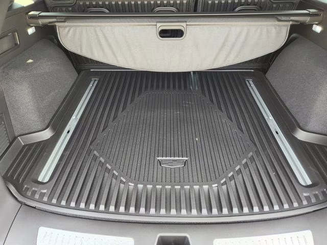 2025 Argent Silver Metallic Cadillac XT5 Premium Luxury FWD SUV