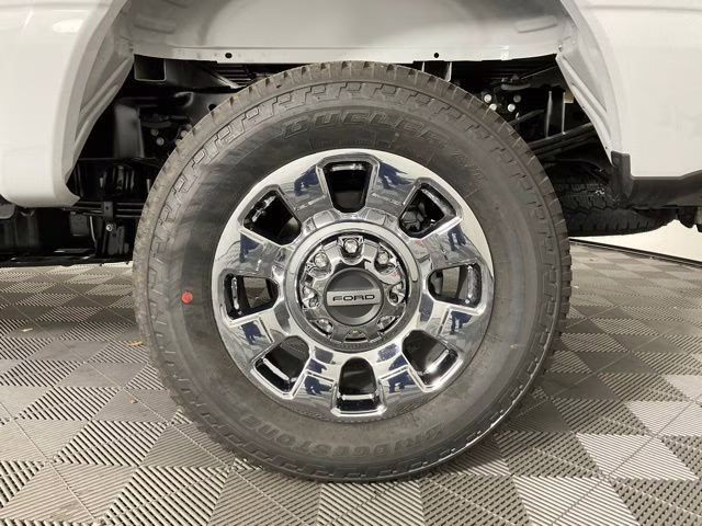 2026 Avalanche Ford Super Duty F-350 SRW Lariat 4X4 Truck