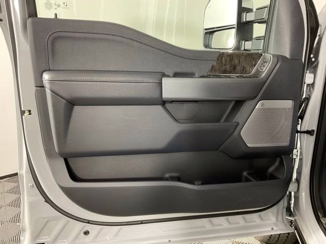 2026 Avalanche Ford Super Duty F-350 SRW Lariat 4X4 Truck