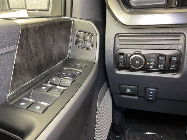 2026 Avalanche Ford Super Duty F-350 SRW Lariat 4X4 Truck