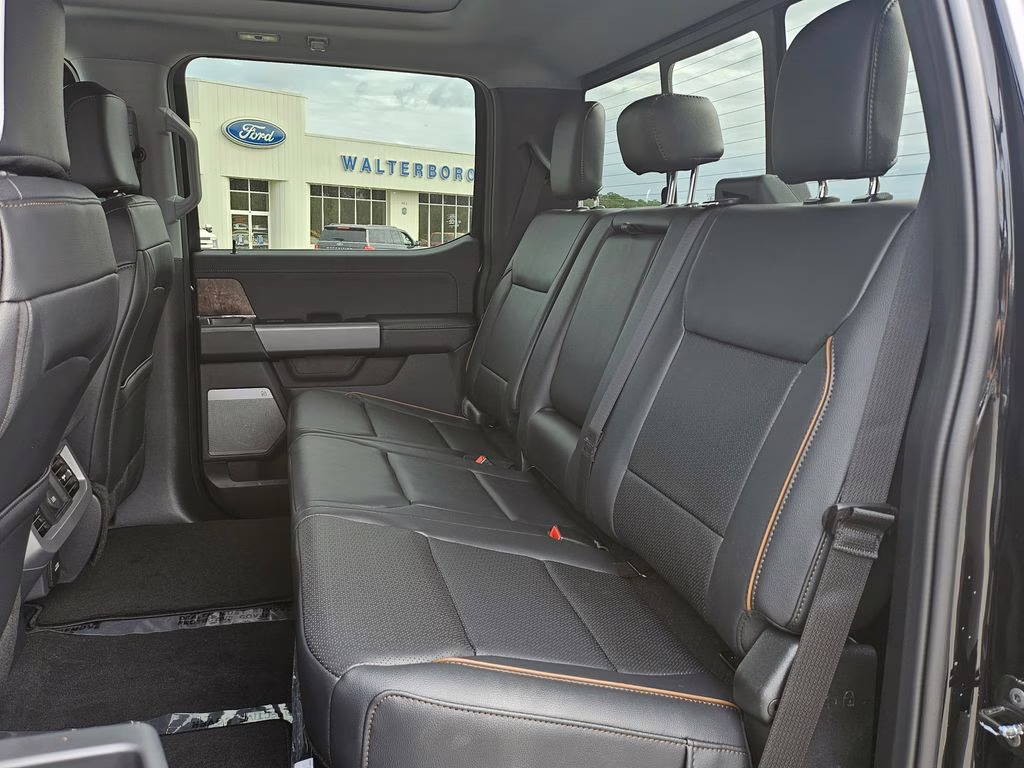 2026 Agate Black Metallic Ford Super Duty F-250 SRW Lariat 4X4 Truck