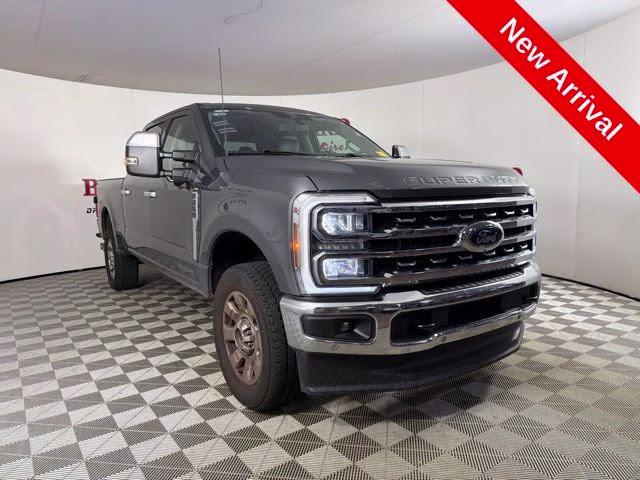 2025 Gray Metallic Ford Super Duty F-250 SRW Lariat 4X4 Truck