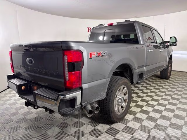 2025 Gray Metallic Ford Super Duty F-250 SRW Lariat 4X4 Truck