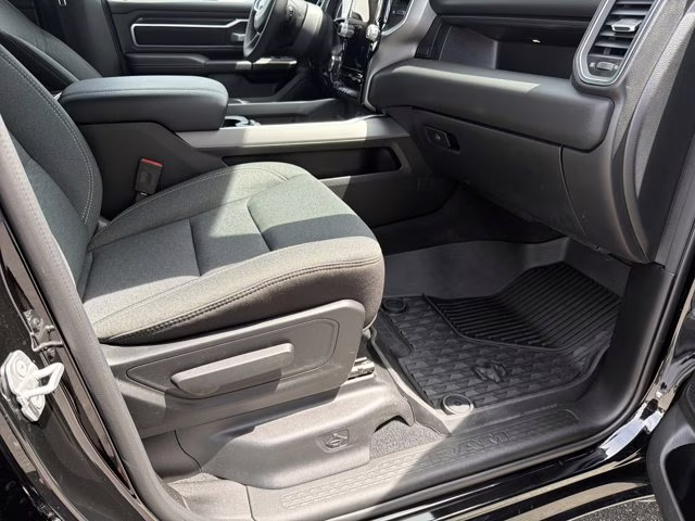 2026 Diamond Black Crystal Pearlcoat Ram 1500 Big Horn 4X4 Truck