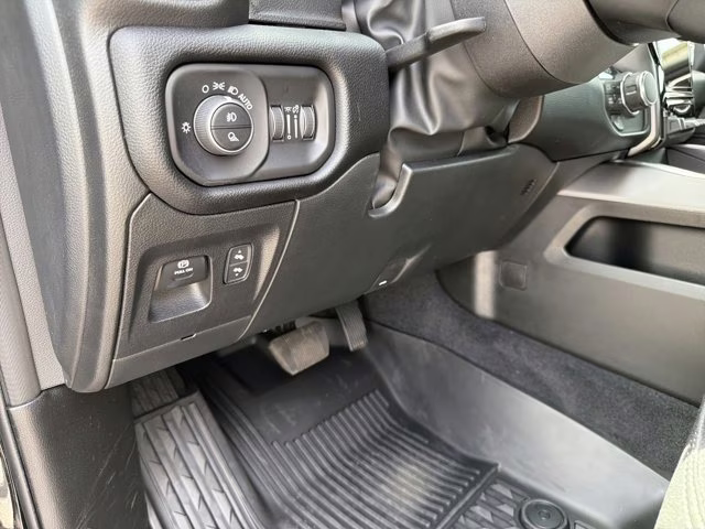 2026 Diamond Black Crystal Pearlcoat Ram 1500 Big Horn 4X4 Truck