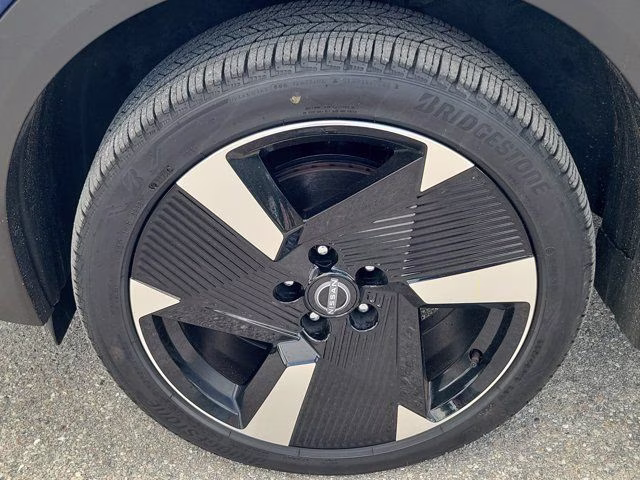 2026 Deep Blue Pearl Nissan Kicks SR FWD SUV