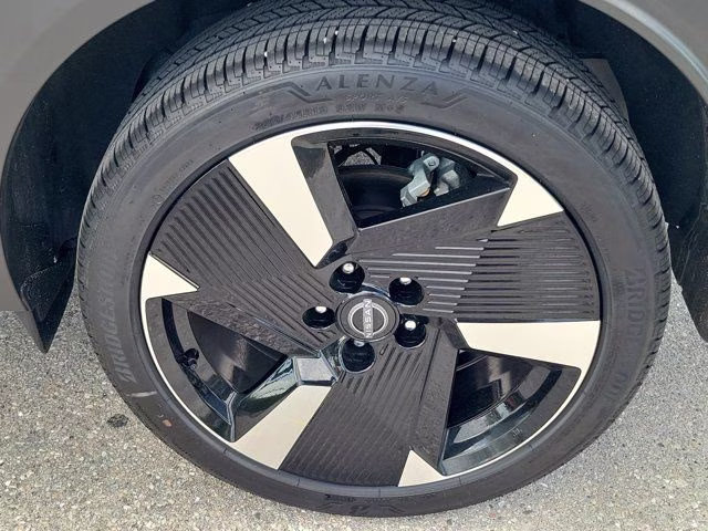 2026 Deep Blue Pearl Nissan Kicks SR FWD SUV