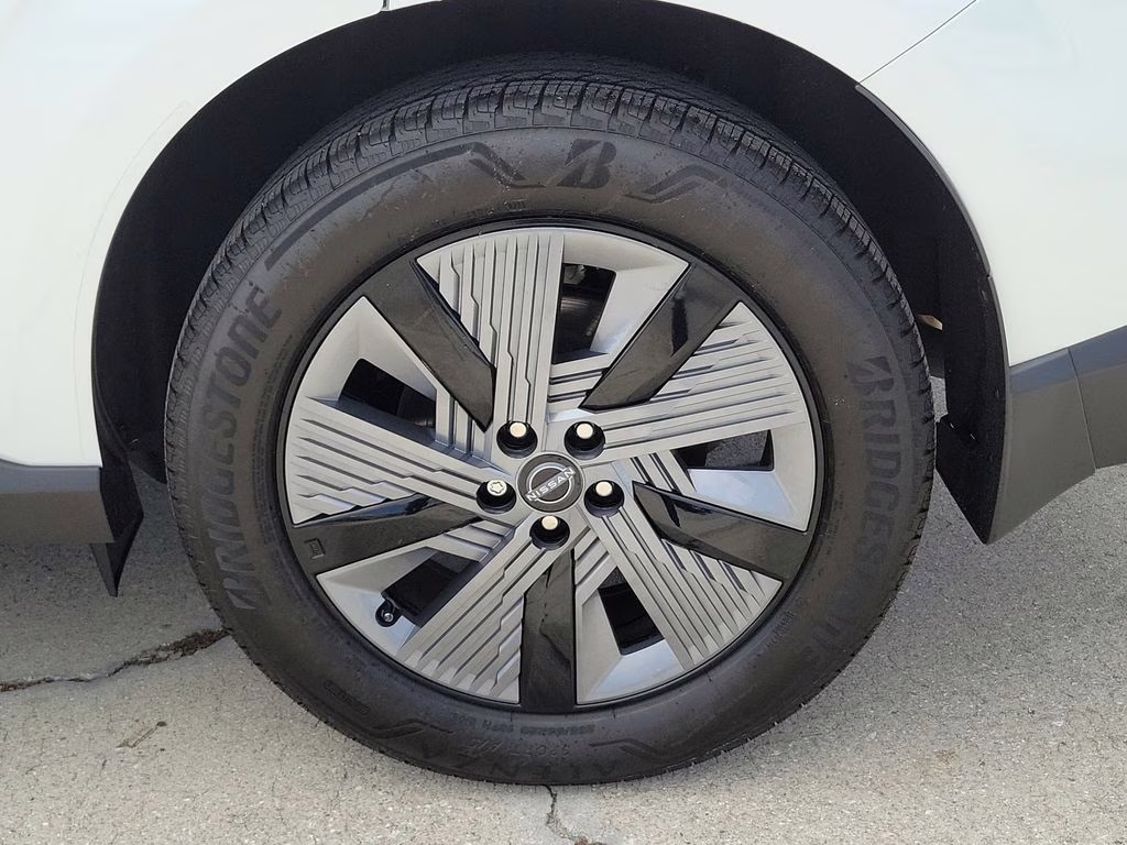 2025 Everest White Pearl Tricoat Nissan Murano SL AWD SUV