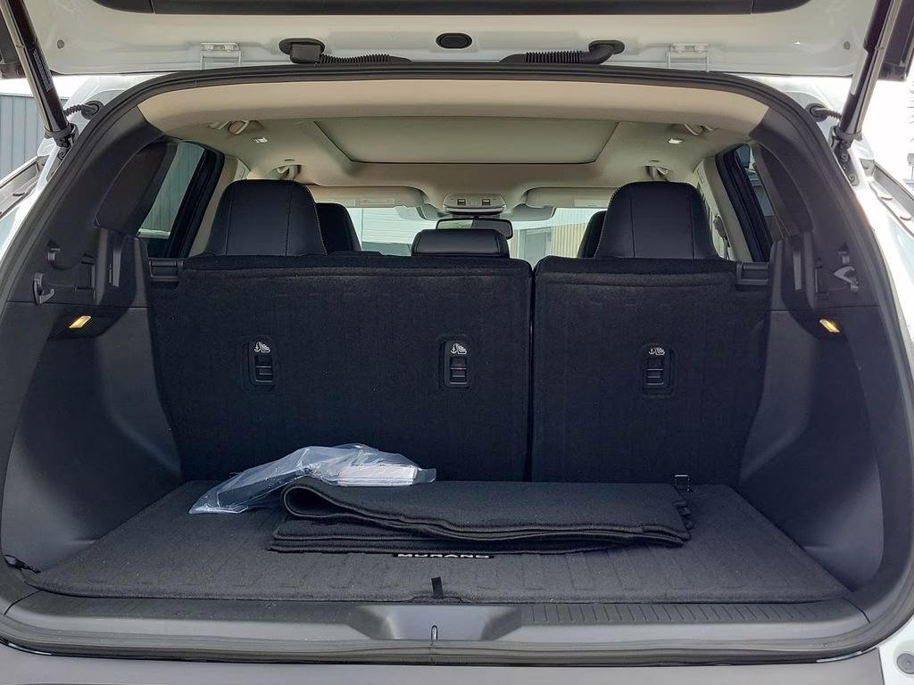 2025 Everest White Pearl Tricoat Nissan Murano SL AWD SUV