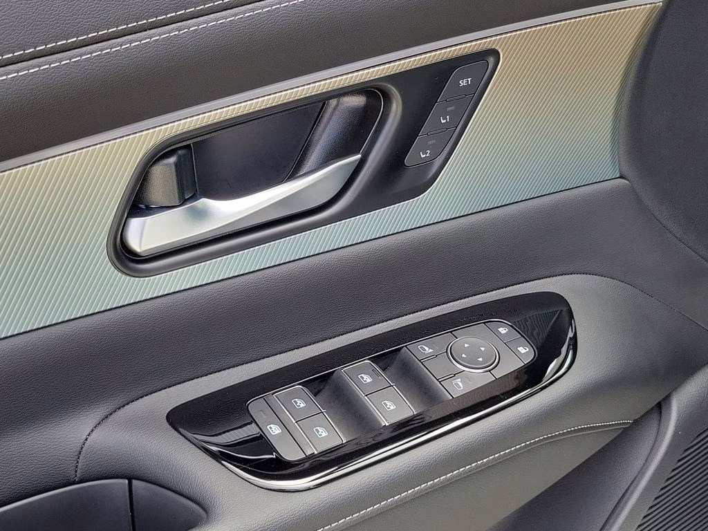 2025 Everest White Pearl Tricoat Nissan Murano SL AWD SUV