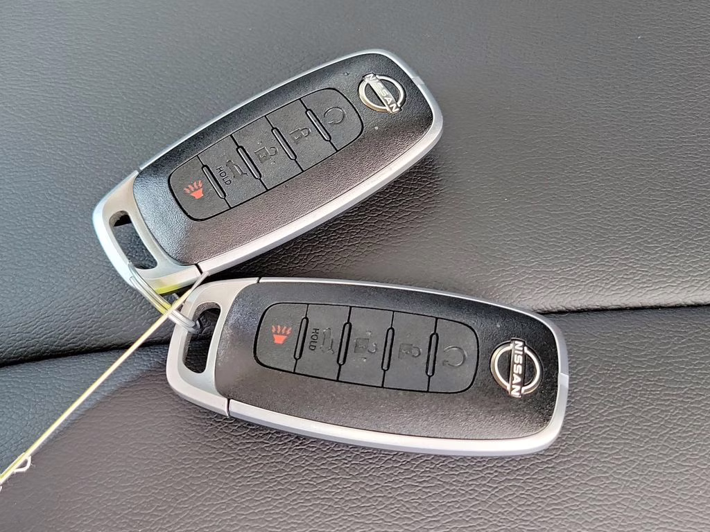 2025 Everest White Pearl Tricoat Nissan Murano SL AWD SUV