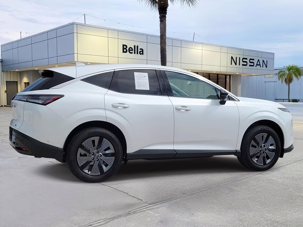 2025 Everest White Pearl Tricoat Nissan Murano SL AWD SUV
