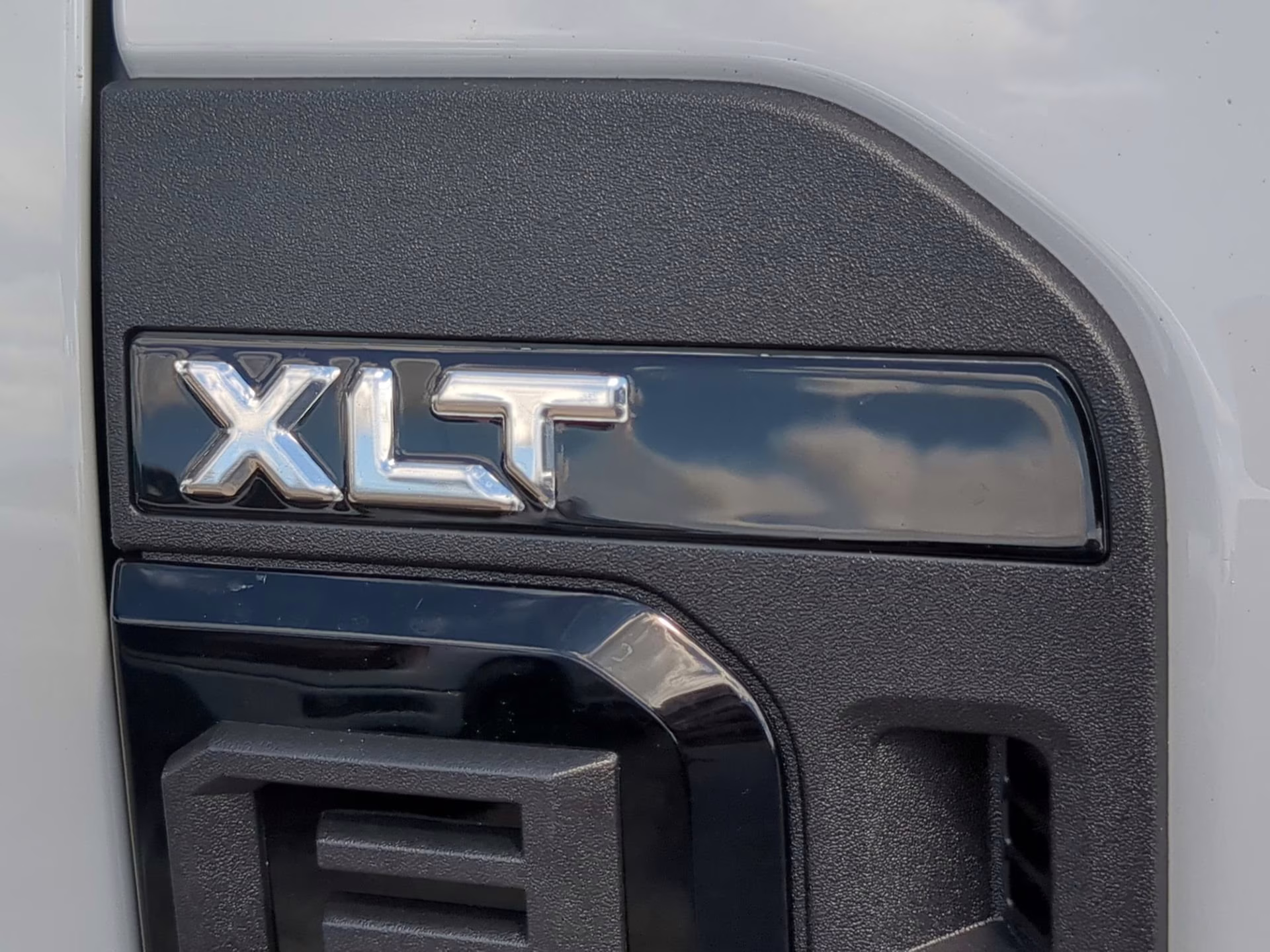 2026 Avalanche Ford Super Duty F-250 SRW XLT Crew Cab Pickup 4X4 Truck