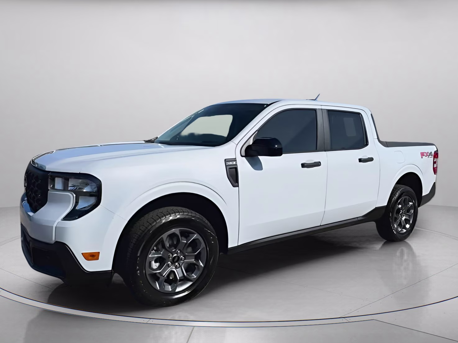 2025 Space White Metallic Ford Maverick XLT Crew Cab Pickup AWD Truck