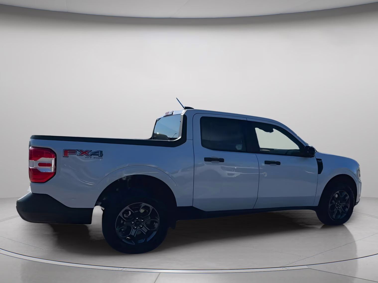 2025 Space White Metallic Ford Maverick XLT Crew Cab Pickup AWD Truck