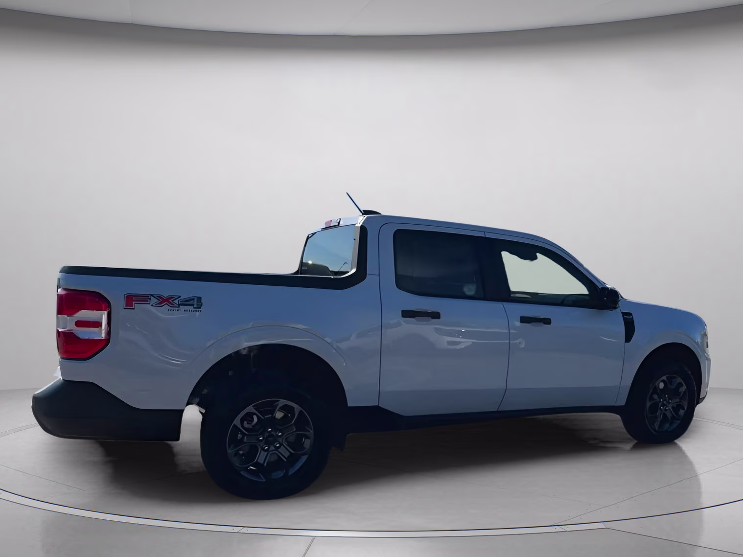 2025 Space White Metallic Ford Maverick XLT Crew Cab Pickup AWD Truck