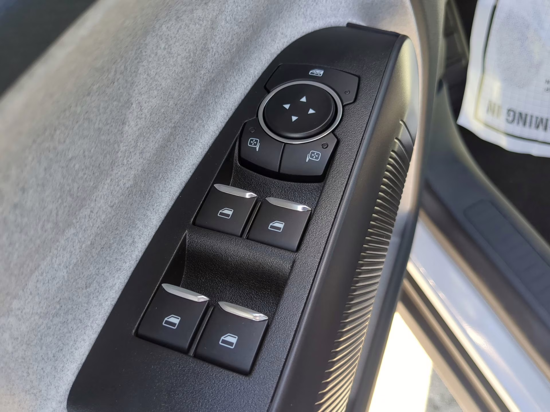 2025 Space White Metallic Ford Maverick XLT Crew Cab Pickup AWD Truck