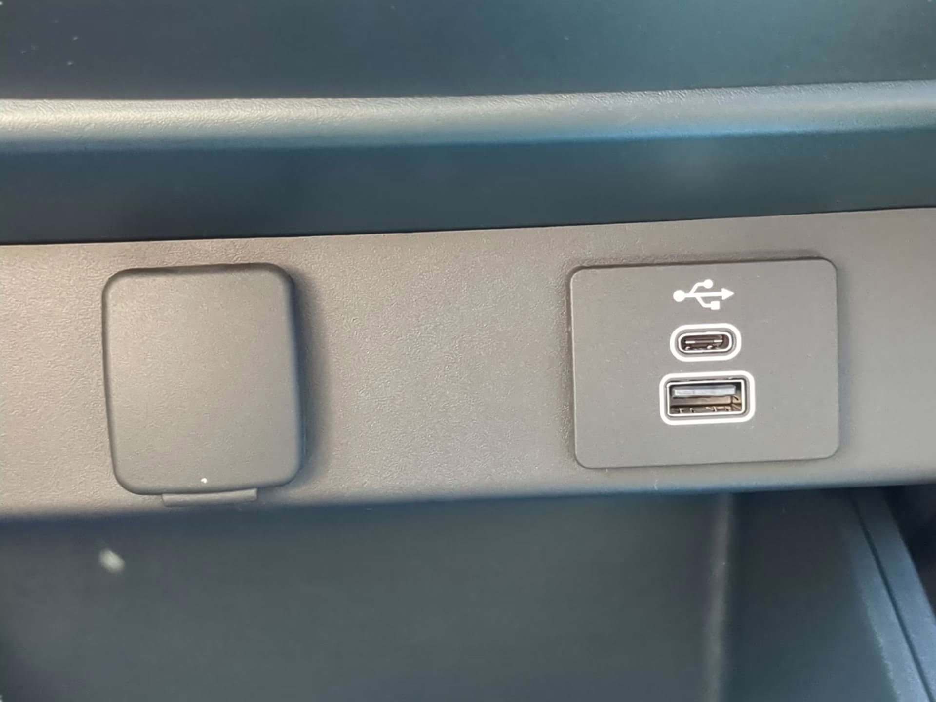 2025 Space White Metallic Ford Maverick XLT Crew Cab Pickup AWD Truck