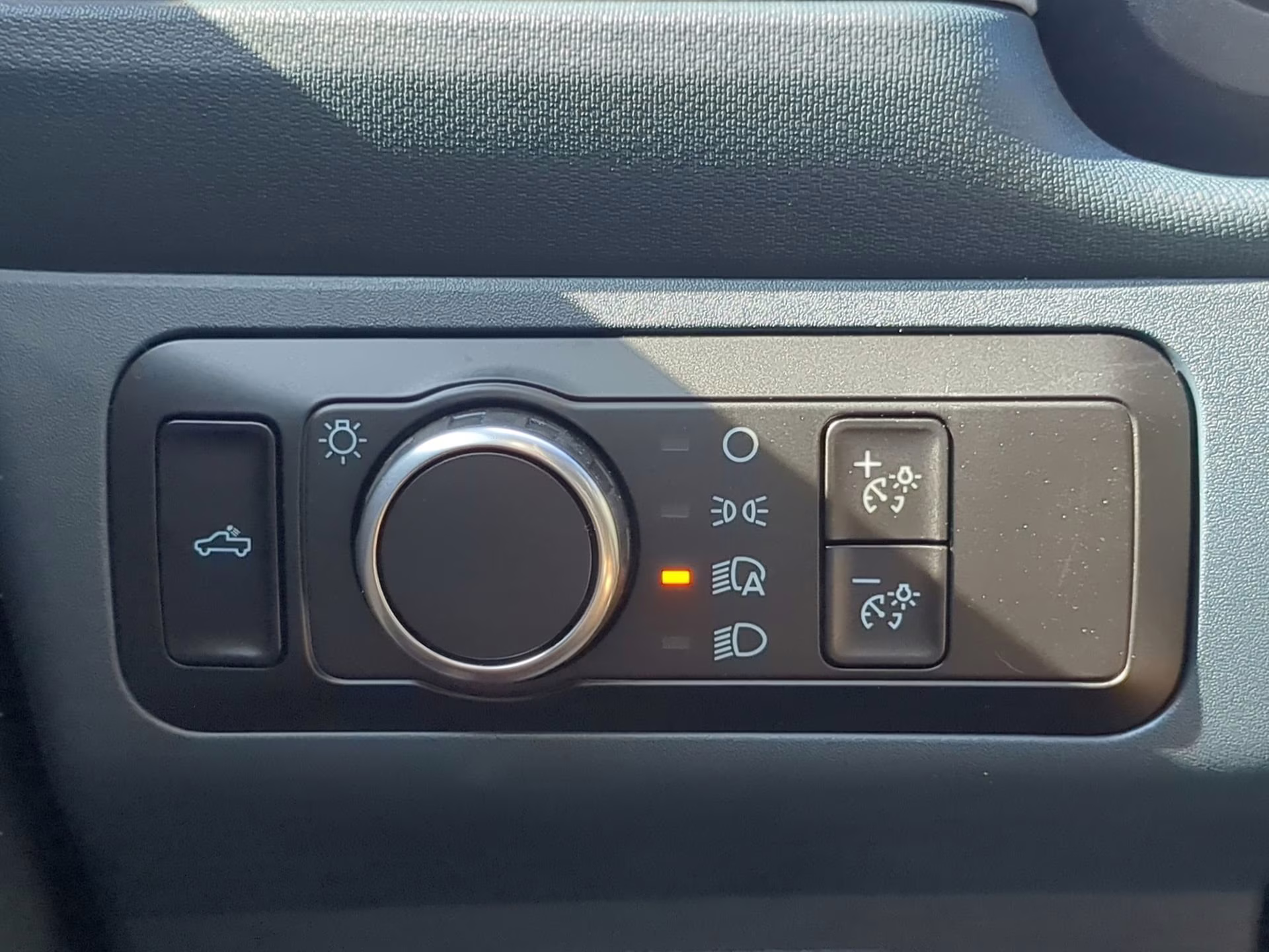 2025 Space White Metallic Ford Maverick XLT Crew Cab Pickup AWD Truck