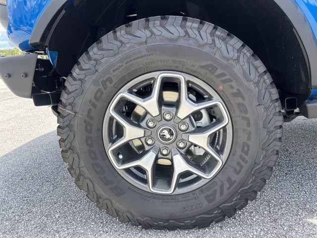 2025 Velocity Blue Metallic Ford Bronco Badlands 4X4 Convertible