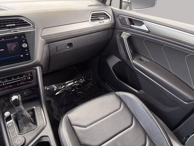2022 White Pearl Volkswagen Tiguan 2.0T SEL R-Line AWD SUV