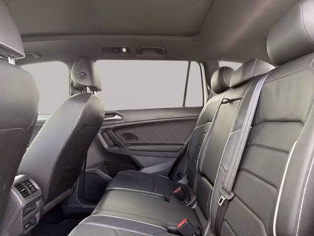 2022 White Pearl Volkswagen Tiguan 2.0T SEL R-Line AWD SUV